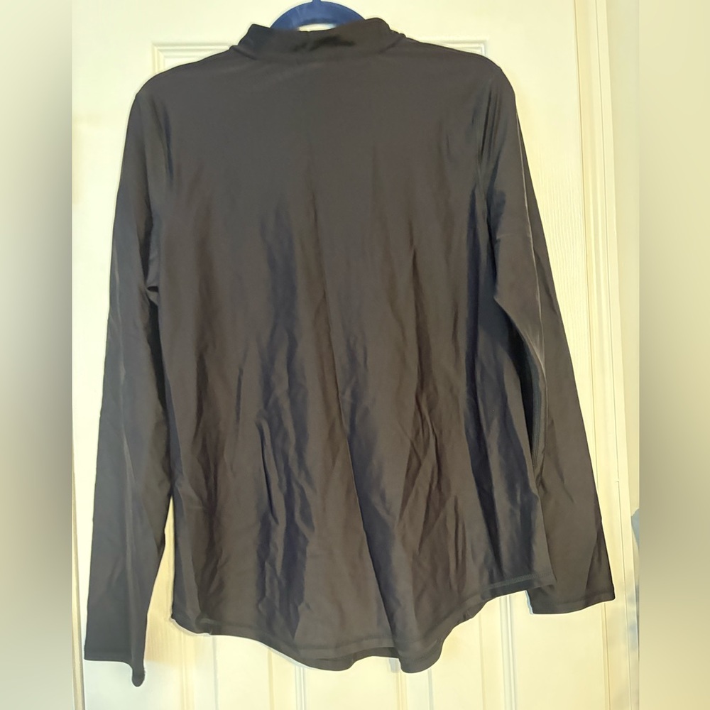 Universal Standard The Rashguard - Picture 9 of 9